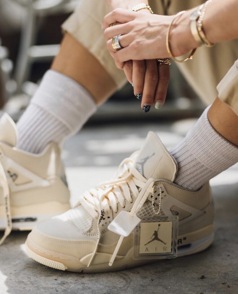 Lee más sobre el artículo Air Jordan 4 x Off White