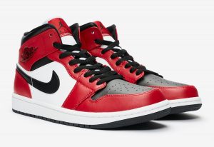 Air Jordan 1 Chicago Black Toe