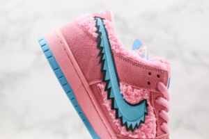 Nike SB Dunk Low Grateful Dead Pink