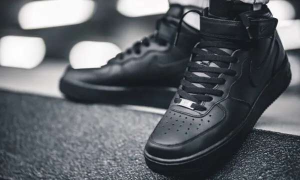 Air Force 1 Mid Black - Imagen 7