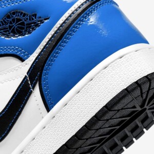 Air Jordan 1 Mid Signal Blue