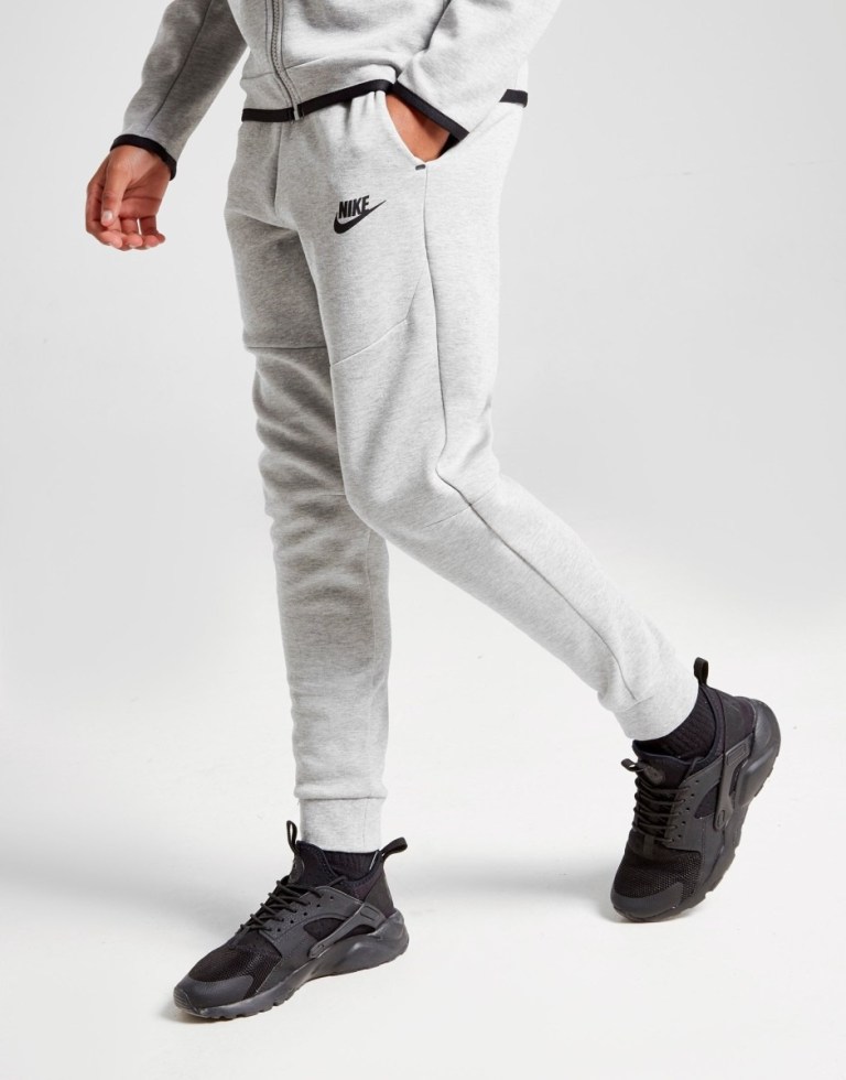 Sudadera y pantalón Nike Tech «gris»