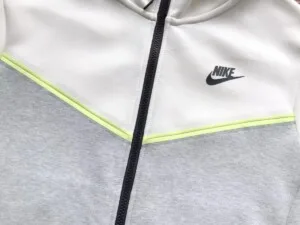 Sudadera y pantalón Nike Tech «Neon Grey»