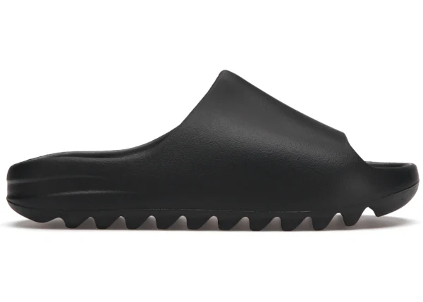 Yeezy Slide Slate Marine, las Yeezy Slide de color gris.