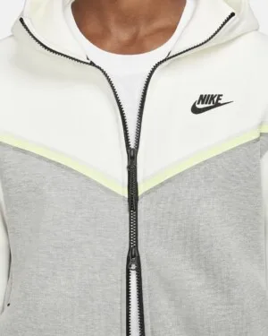 Sudadera y pantalón Nike Tech «Neon Grey»