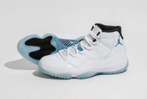 Air Jordan 11 Legend Blue