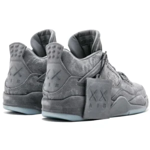 Air Jordan 4 «Kaws»