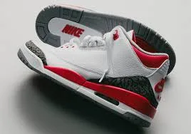 Air Jordan 3 “Rosso Fuoco” - Immagine 3