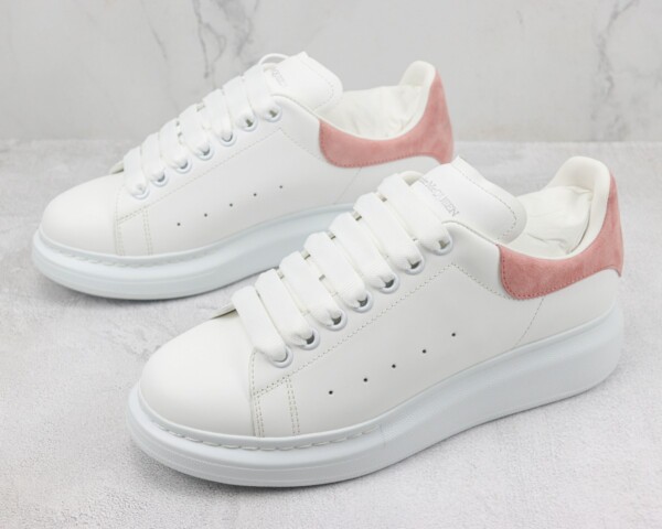 Alexander McQueen Rose, las Alexander McQueen de color blanco y rosa claro.