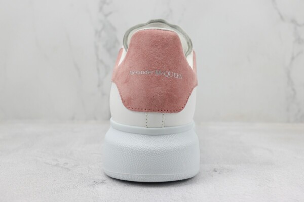 Alexander McQueen Rose, las Alexander McQueen de color blanco y rosa claro.