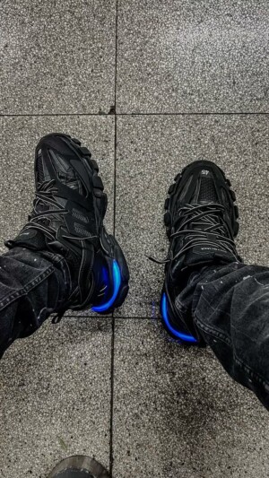 Balenciaga Track LED Negro